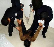酷刑演示:毒打