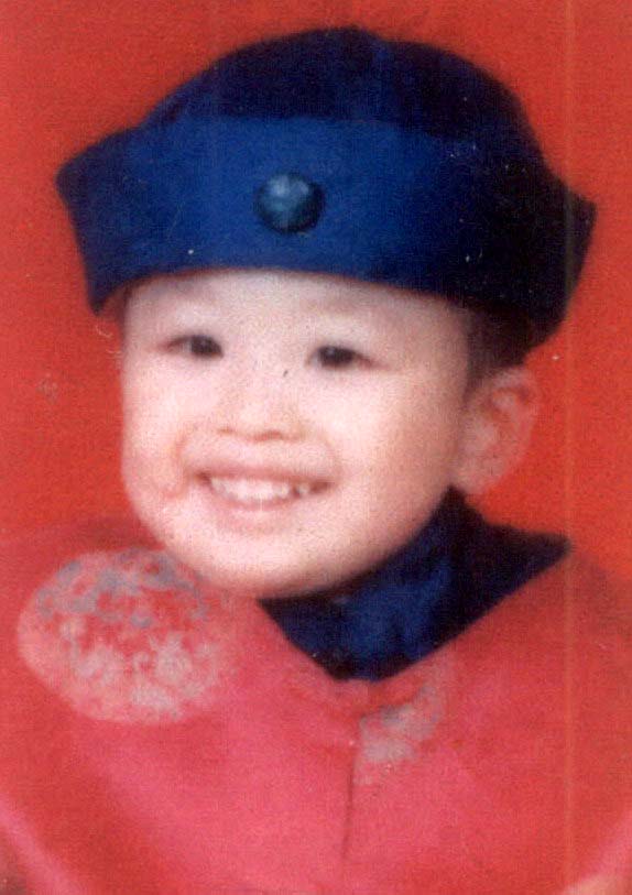 肖真幼时照片