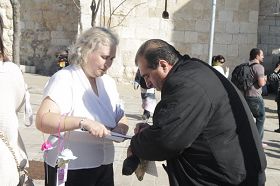 法轮功学员在耶路撒冷古城(Jerusalem-Saar)举行活动