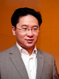 '专科医生阿拉里(Wajeih Alaali)是加拿大的第三代华人移民'