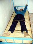 酷刑演示:死人床
