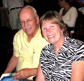'咨询公司总裁保尔斯蒂芬(Paul Stephens)和妻子玛丽 斯蒂芬(Mary Jo Stephens)'