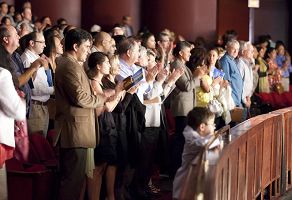 休斯顿中西民众感谢神韵演出(图)