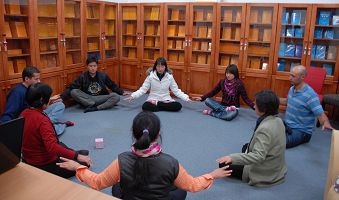 悉尼天梯书店办九天班 参加者受益(图)