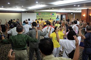 印尼雅加达法轮大法介绍会受欢迎(图)
