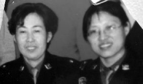 淄博王村劳教所恶警孙振鸿(右)、曲秀英(左)