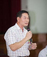 '高雄高分院检察署科长何甲恩表示,希望大家知道此事一定要回去告诉亲友,站出来一起制止迫害。'