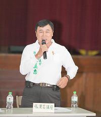 '高雄市议员张汉忠表示,要让高雄市民知道去大陆做器官移植存在的风险。'