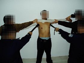 酷刑演示:高压电击