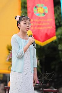 '翁小妹感谢大法指导她要做好人,遇事用“真善忍”来衡量。'