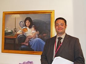 伯明翰市议员伊恩‧克鲁斯表示,真善忍画展开阔了观众的眼界,这里不仅有很好的艺术品,也让人深思。