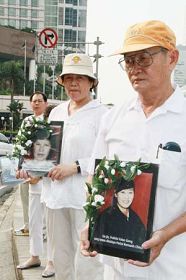 印尼举办“法轮功反迫害十二周年”活动,呼吁制止迫害。