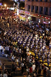 二零一一年八月十三日晚间,天国乐团参加基隆中元祭放水灯游行