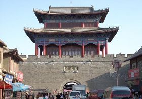 今日大名府北城门(师父在门中走过)