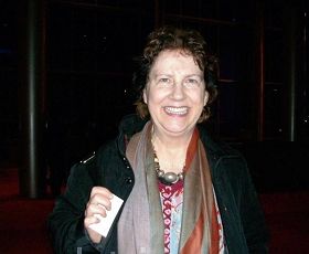 '西雅图著名艺术评论家Regina Hackett表示,演出非常美,极富创造性,传递出善的信息'