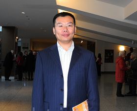 '二月四日下午,前人民日报人民论坛副主任邱明伟观看神韵后盛赞'