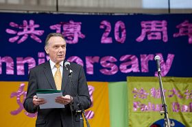 加拿大环境部长肯特(Peter