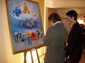 二零零六年九月二十九日,“真善忍美展”在希腊首都雅典举办