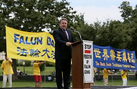 美国国会外交委员会资深众议员克里斯.史密斯(Chris
