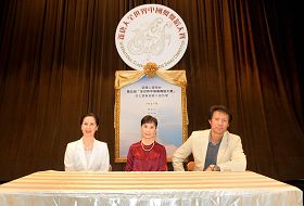 '全世界中国舞舞蹈大赛三位评审(由左到右)李维娜、张铁钧、王学军'
