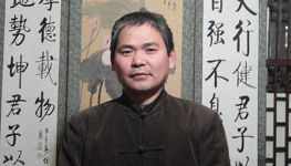'三年迫害,使我头发变白'