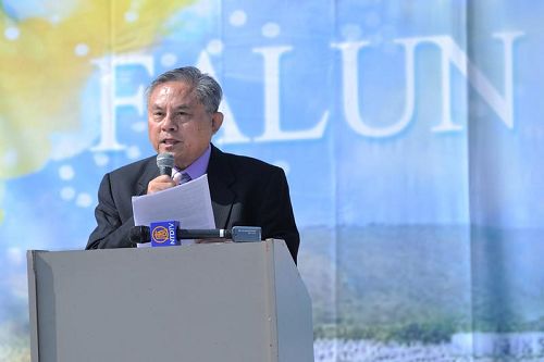 '图6:《中国事务》主编伍凡博士表示,法轮功在中国和世界各地以和平理性的方式反抗中共的迫害,揭露中共的万恶罪行,获得了全世界主持正义人们的广泛支持'