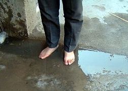 中共酷刑:冻脚