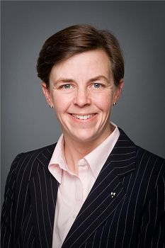 '图7:新晋联邦劳工部长及女权部长凯莉·利奇(Kellie Leitch)今年首次为神韵演出发出贺信。(图片来源:加拿大政府网站)'