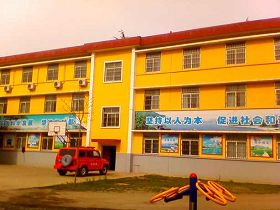 潘家湾洗脑班西面外观(一、二层林场办公用,洗脑班占据了整个三层)