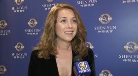 美国著名模特贝琳达•约翰逊(Belinda