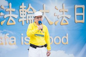 七十岁的曹景聪,分享自己因为修炼后,声如洪钟、面色红润
