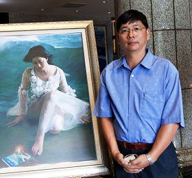 图9:高雄画会理事长吴胜法:真善忍这三个字的精神,是很多艺术家想要追求的。