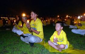 '台东法轮功学员七二零烛光悼念,抗议中共迫害'