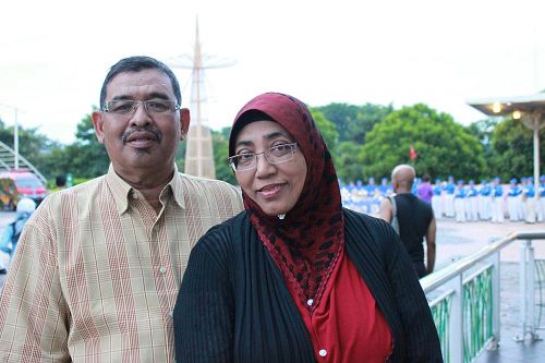 '哈莎娜女士(Hasanah Mohd)与丈夫知道真相后表示炼功无罪'