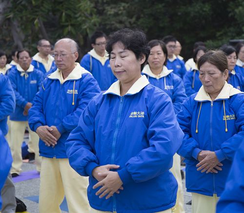 以“真、善、忍”为教学准则,教学认真有创意、多次获教育局颁大奖的教师育涵感恩地说:“没有师父的教导就没有我,无法言表感恩之心!”