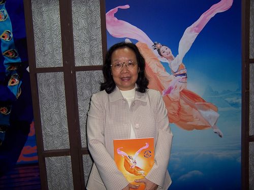 中华经济研究院教授陈丽英推崇神韵寓教于乐,对人潜移默化