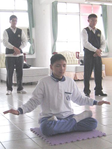 图2: