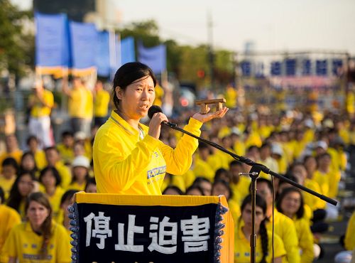 图5:法轮功学员王慧娟揭露中共迫害使用的刑具