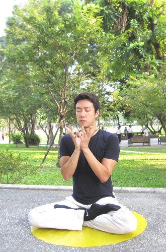 图4:二零零四年得法的台湾法轮功学员钟钰麒