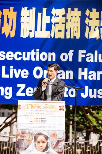 DAFOH加州代表阿里航竹‧山特容(Alejandro Centurion)医生