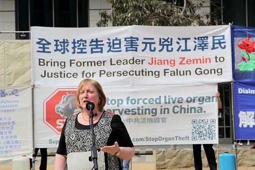 图5:法轮功受迫害真相调查团(CIPFG)澳洲代表史密斯(Leigh Smith)女士。