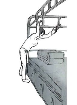 图:酷刑:罚站和立正站立(长时间一个动作一动不动站立)