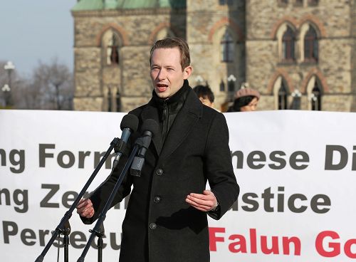 图4:埃德蒙顿的圣-阿尔伯塔选区(St. Albert, Edmonton)新当选的议员库珀(Michael Cooper)