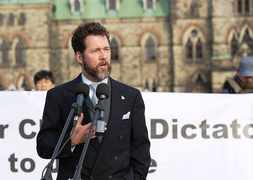 图说:Scott Reid议员自当选开始就支持法轮功,他曾在国会发起动议,请求加拿大帮助营救加拿大人在中国遭受迫害的亲属。