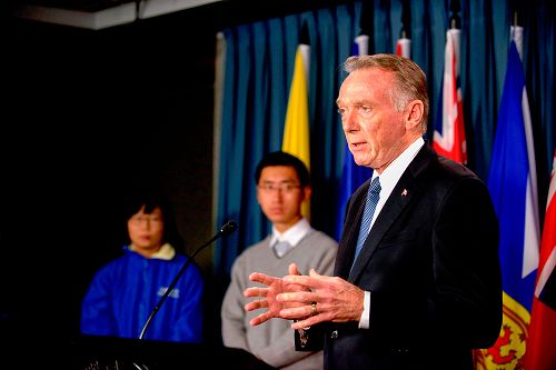 图:加拿大国会“法轮功之友”协会主席皮特·肯特(Peter Kent)议员