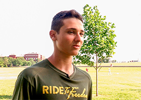 以色列少年:遵循真善忍 学会克制