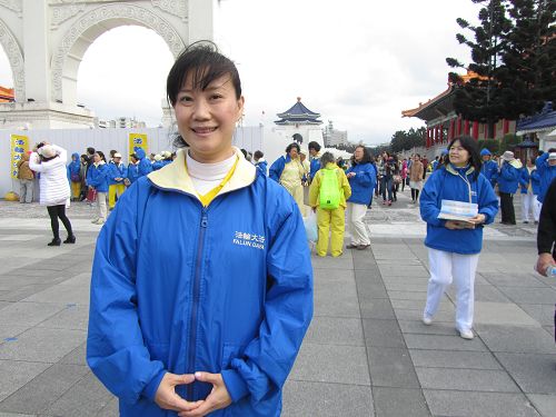 图6:法轮功学员郭淑惠说:“感恩师父让我明白做人的道理,赐予重生、家庭和乐。期许世人都来了解法轮功,使得社会更和谐。”