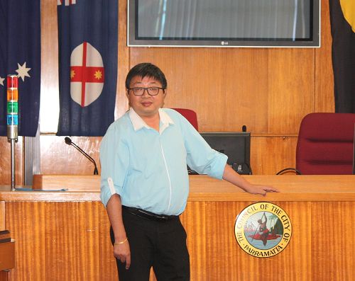 图1: 一五年二月上旬澳洲纽省帕拉玛塔市(Parramatta City)华裔市议员胡煜明