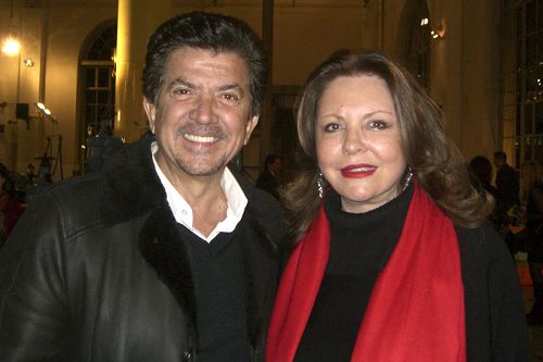 黎巴嫩艺术家Georgina Rizk和先生、黎巴嫩著名歌手Walid Toufic专门从黎巴嫩贝鲁特三千公里之外,赶来观看美国神韵国际艺术团在日内瓦BFM剧院的第二场演出