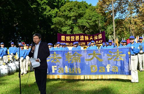 帕拉马塔市政议员约翰-胡(Councillor John Hugh Parramatta City Council)集会上发言